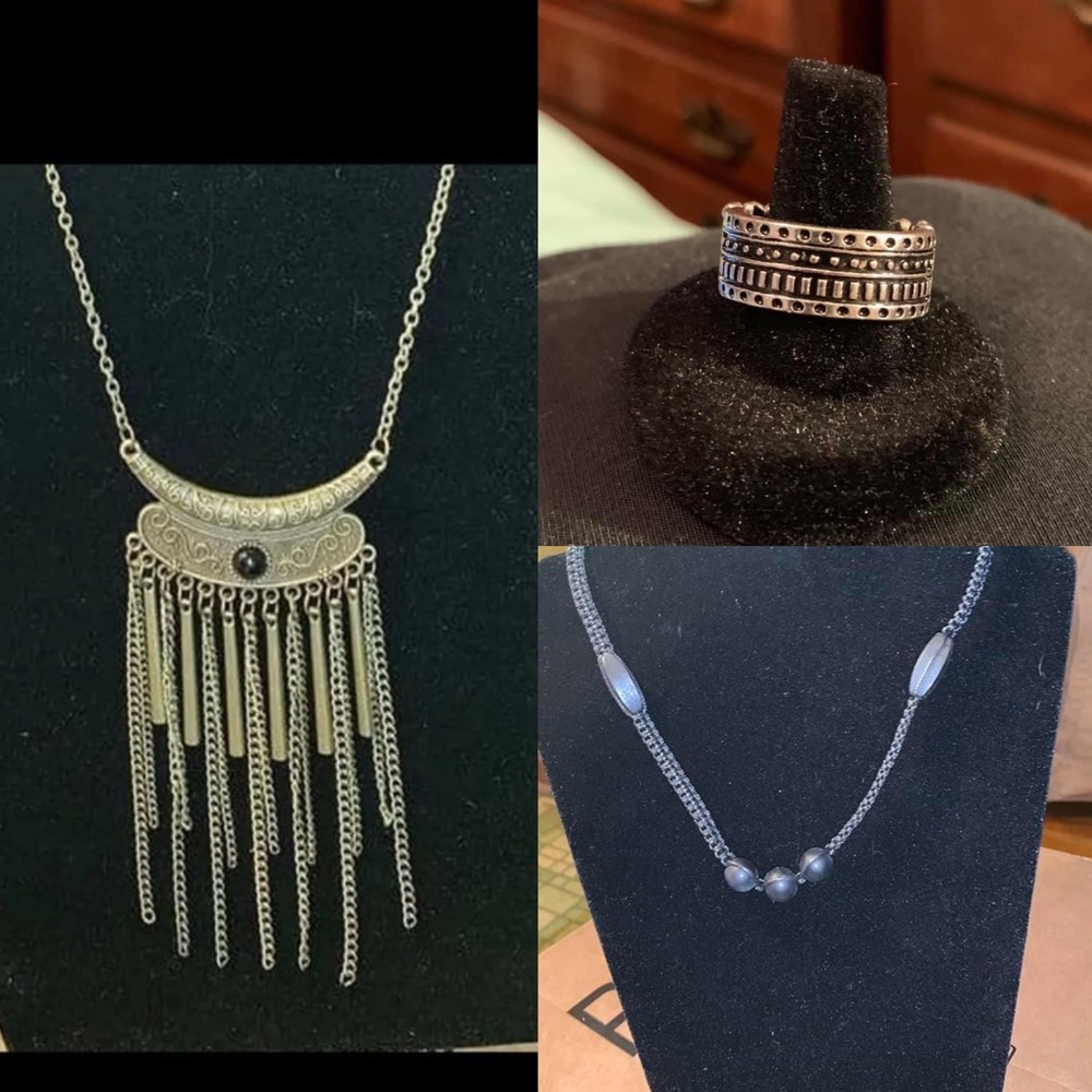 Jewelry lot of 3